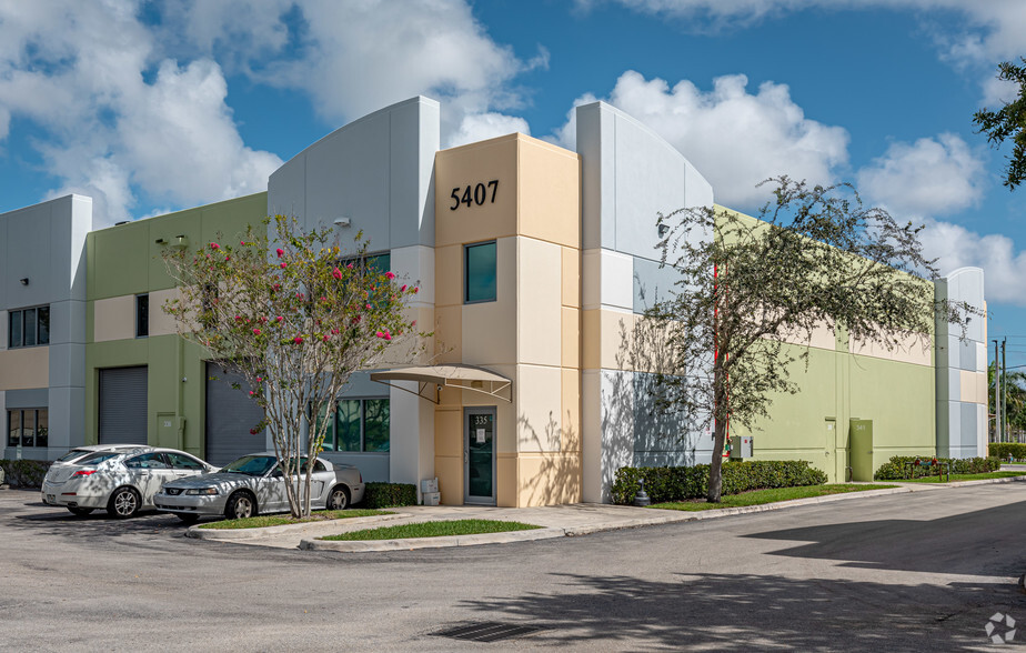 5401 N Haverhill Rd, West Palm Beach, FL for sale - Building Photo - Image 1 of 1