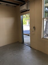 7040 15th St E, Sarasota, FL for lease Interior Photo- Image 2 of 2