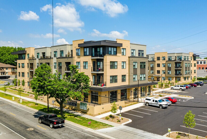 5630 Schroeder Rd, Madison, WI 53711 Tailor Place