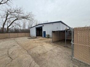 227 E Saint Charles Rd, Carol Stream, IL for lease Interior Photo- Image 1 of 20