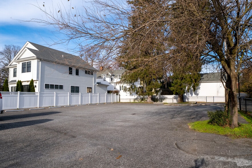 155 Fenimore Rd, Mamaroneck, NY for sale - Building Photo - Image 2 of 7