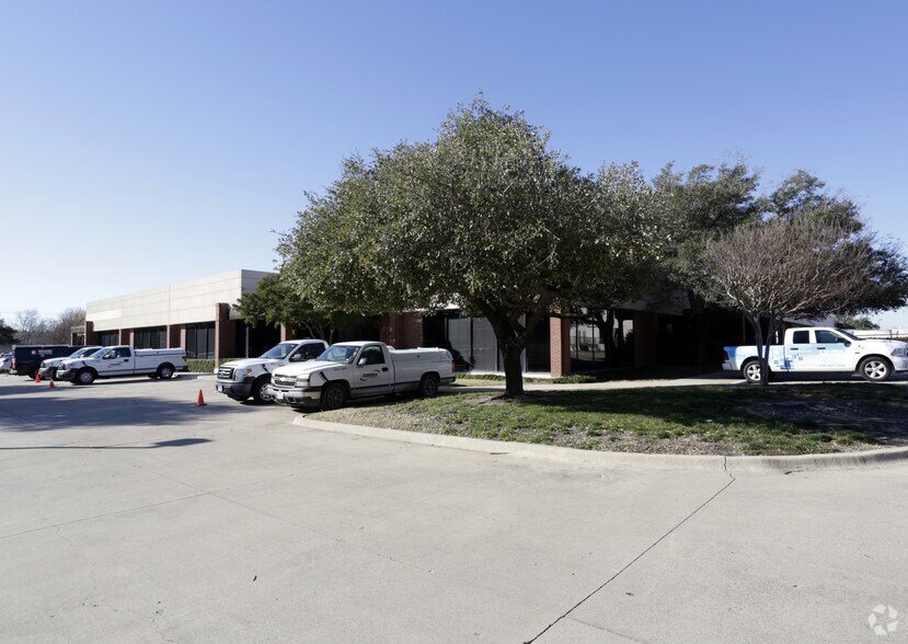405 International Pky, Richardson, TX for lease - Building Photo - Image 3 of 15