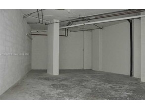 1900 N Bayshore Dr, Miami, FL for lease Interior Photo- Image 2 of 7