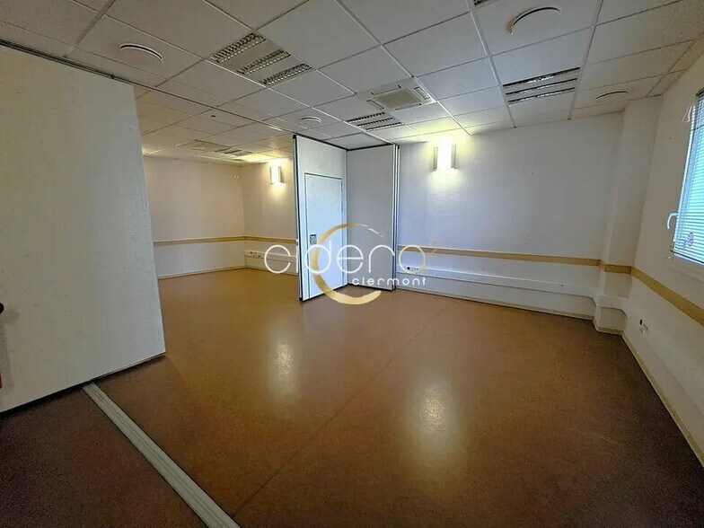 Office in Clermont-Ferrand for sale - Building Photo - Image 3 of 13