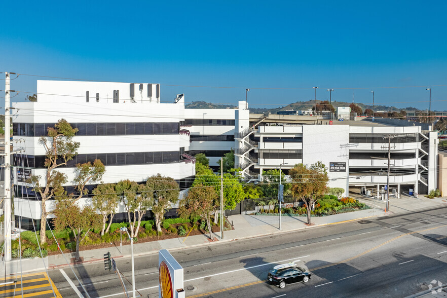 3000 S Robertson Blvd, Los Angeles, CA for sale - Building Photo - Image 1 of 12