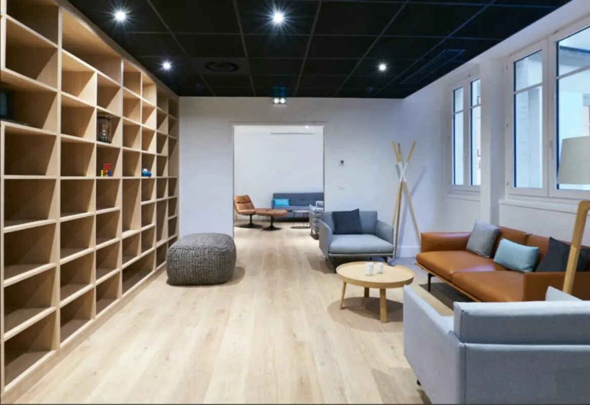 Office in Paris for lease Building Photo- Image 1 of 6