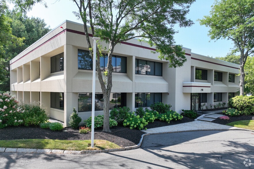 210 Broadway, Lynnfield, MA for sale - Primary Photo - Image 1 of 1