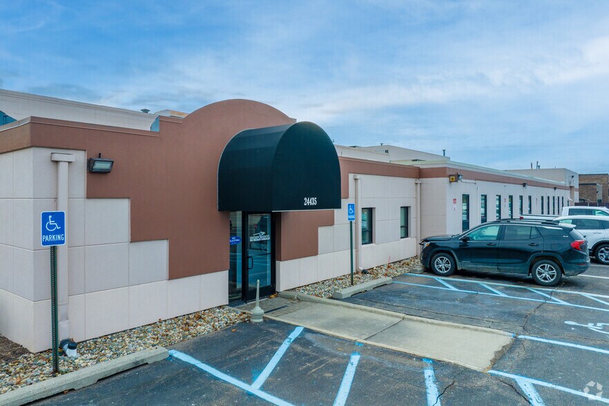 24435 Halsted Rd, Farmington Hills, MI 48335 Flex for Sale