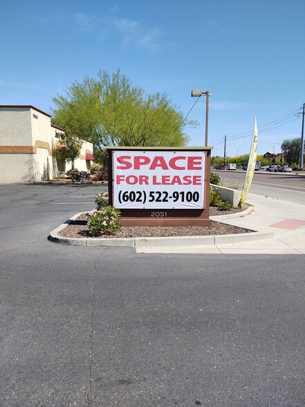 2051 W Warner Rd, Chandler, AZ for lease - Building Photo - Image 3 of 15