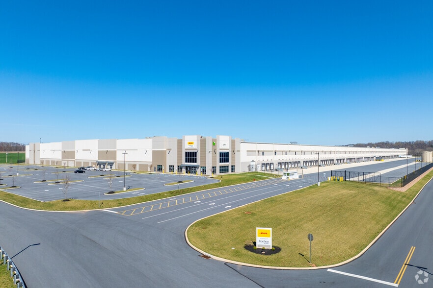 2771 N Market St, Elizabethtown, PA for lease - Building Photo - Image 2 of 7