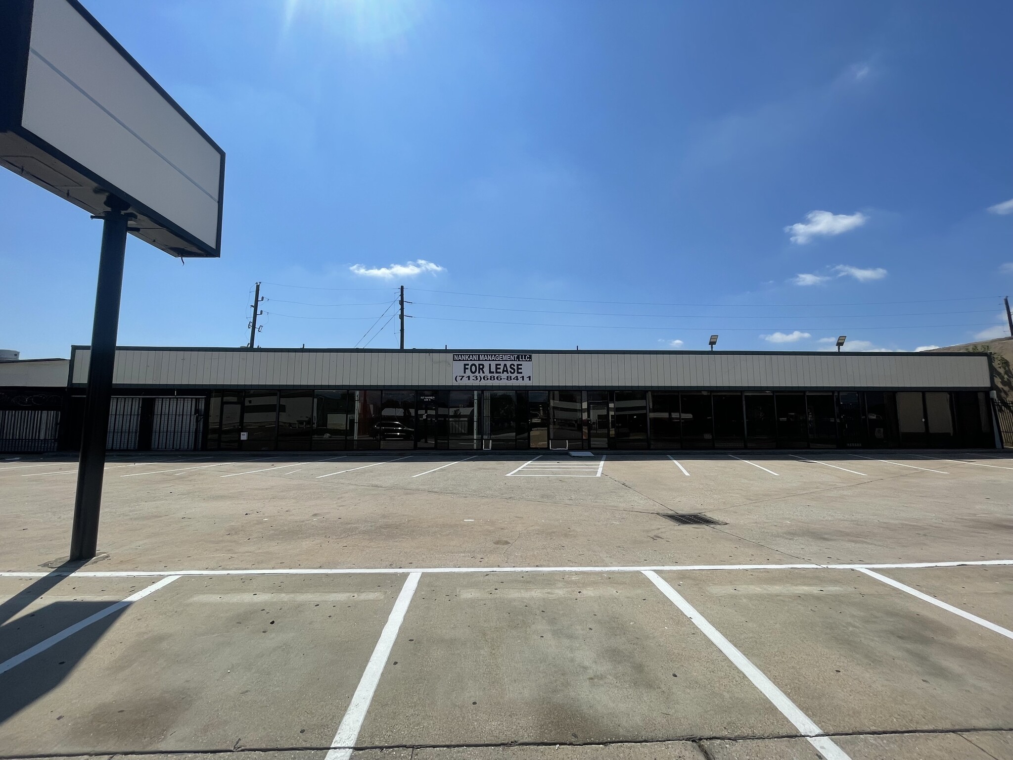 527 Barren Springs Dr, Houston, TX for lease Building Photo- Image 1 of 11