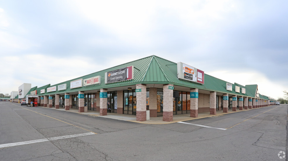 5651-5841 Emporium Sq, Columbus, OH for lease - Building Photo - Image 3 of 14