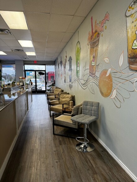 2213 S Loop 256, Palestine, TX for lease - Interior Photo - Image 2 of 4