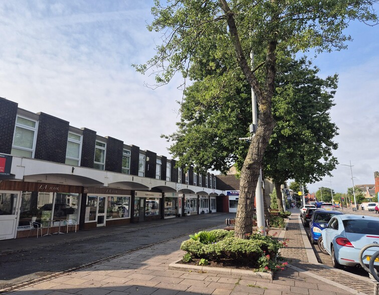 10 Market St, Wirral for lease - Building Photo - Image 3 of 4