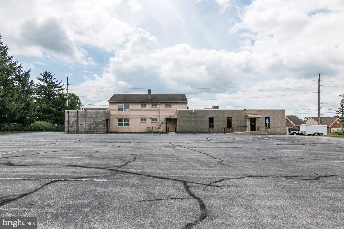 190 Mill Rd, Chambersburg, PA 17201