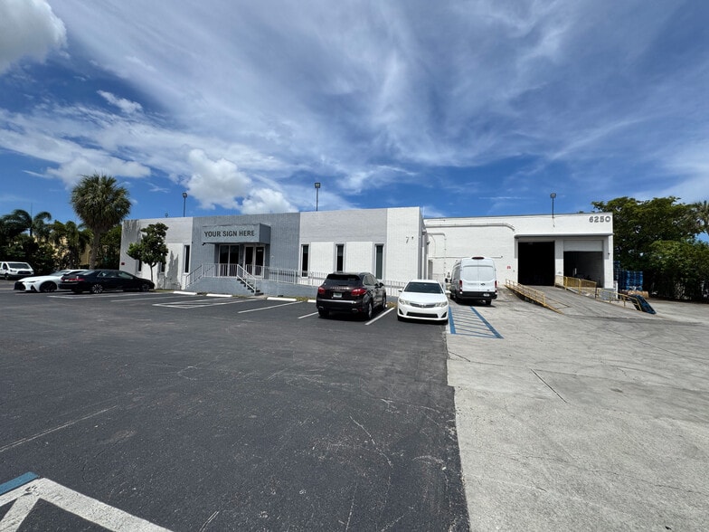 6250 NW 27th Way, Fort Lauderdale, FL for lease - Building Photo - Image 1 of 4