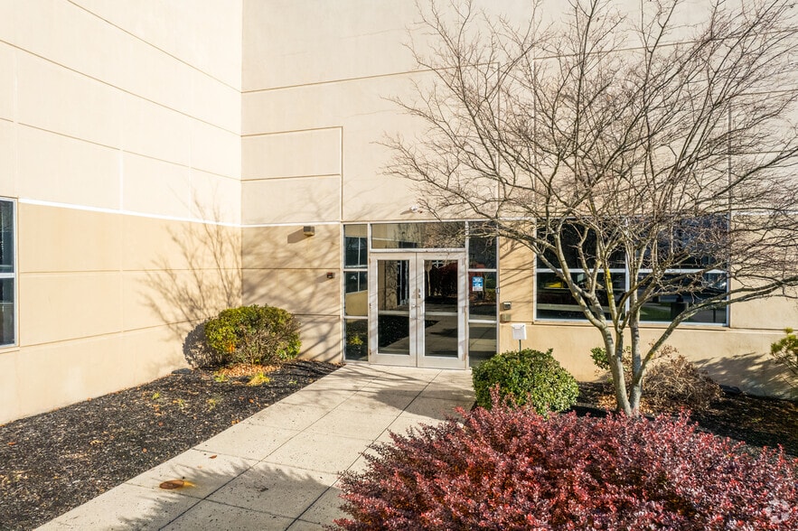 1000 Forge Ave, Norristown, PA for lease - Building Photo - Image 3 of 6