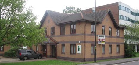 6-8 London Rd, Crawley for sale - Primary Photo - Image 1 of 1