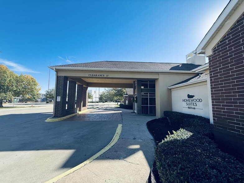 9169 Markville Dr, Dallas, TX for sale - Building Photo - Image 3 of 40