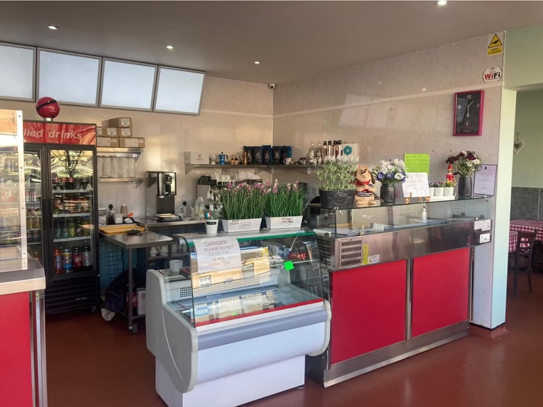 27 West Main St, Armadale for sale - Interior Photo - Image 3 of 6