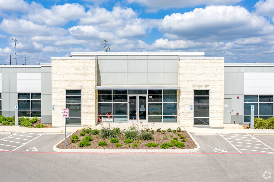 4949 N Loop 1604 W, San Antonio, TX for lease - Building Photo - Image 3 of 9