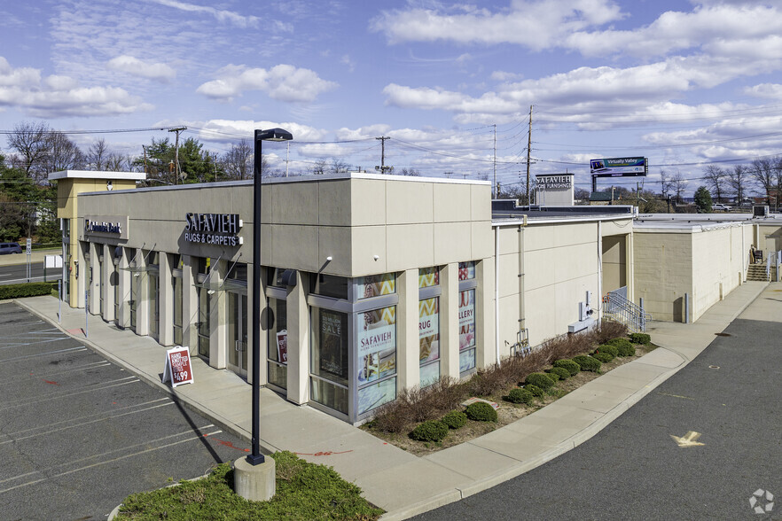 110 E Route 4, Paramus, NJ for lease - Primary Photo - Image 1 of 8