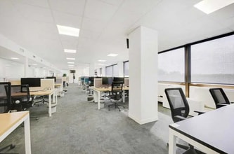 1 Rue Royale, Saint-Cloud for lease Building Photo- Image 2 of 4