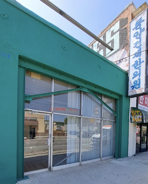 327 S Western Ave, Los Angeles, CA for sale - Building Photo - Image 1 of 18