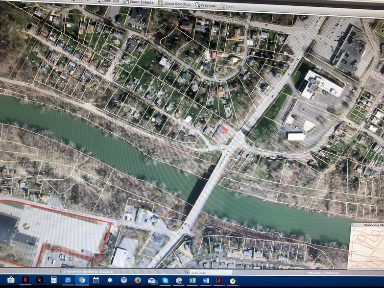 1529 Mary Lou Retton Dr, Fairmont, WV 26554