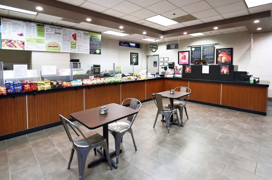 17304 Preston Rd, Dallas, TX for lease - Interior Photo - Image 2 of 3