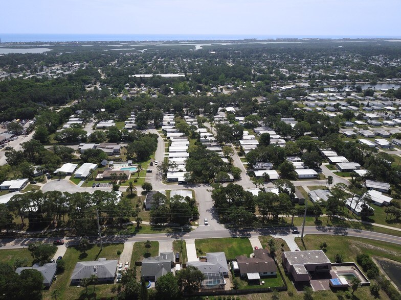 141 Royal Palm Cir, Port Orange, FL for sale - Primary Photo - Image 1 of 1