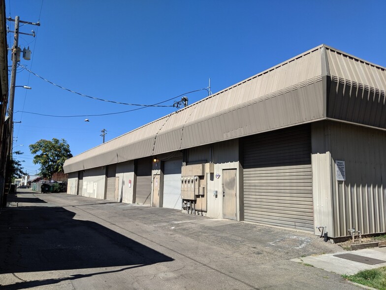 25 S Stockton St, Lodi, CA for lease - Building Photo - Image 2 of 17