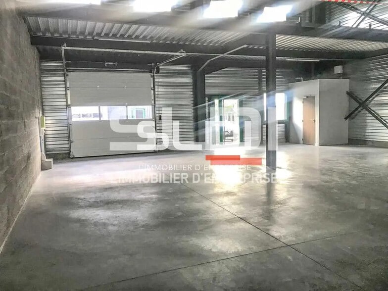 Flex in Tignieu-Jameyzieu for lease - Building Photo - Image 2 of 7