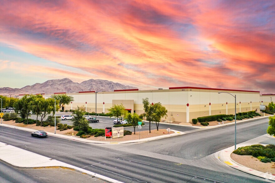 4825 E Cheyenne Ave, Las Vegas, NV for sale - Primary Photo - Image 1 of 1