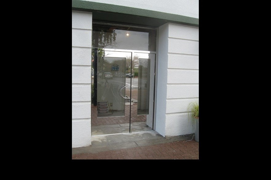 610 Court St, Martinez, CA for lease - Building Photo - Image 2 of 2