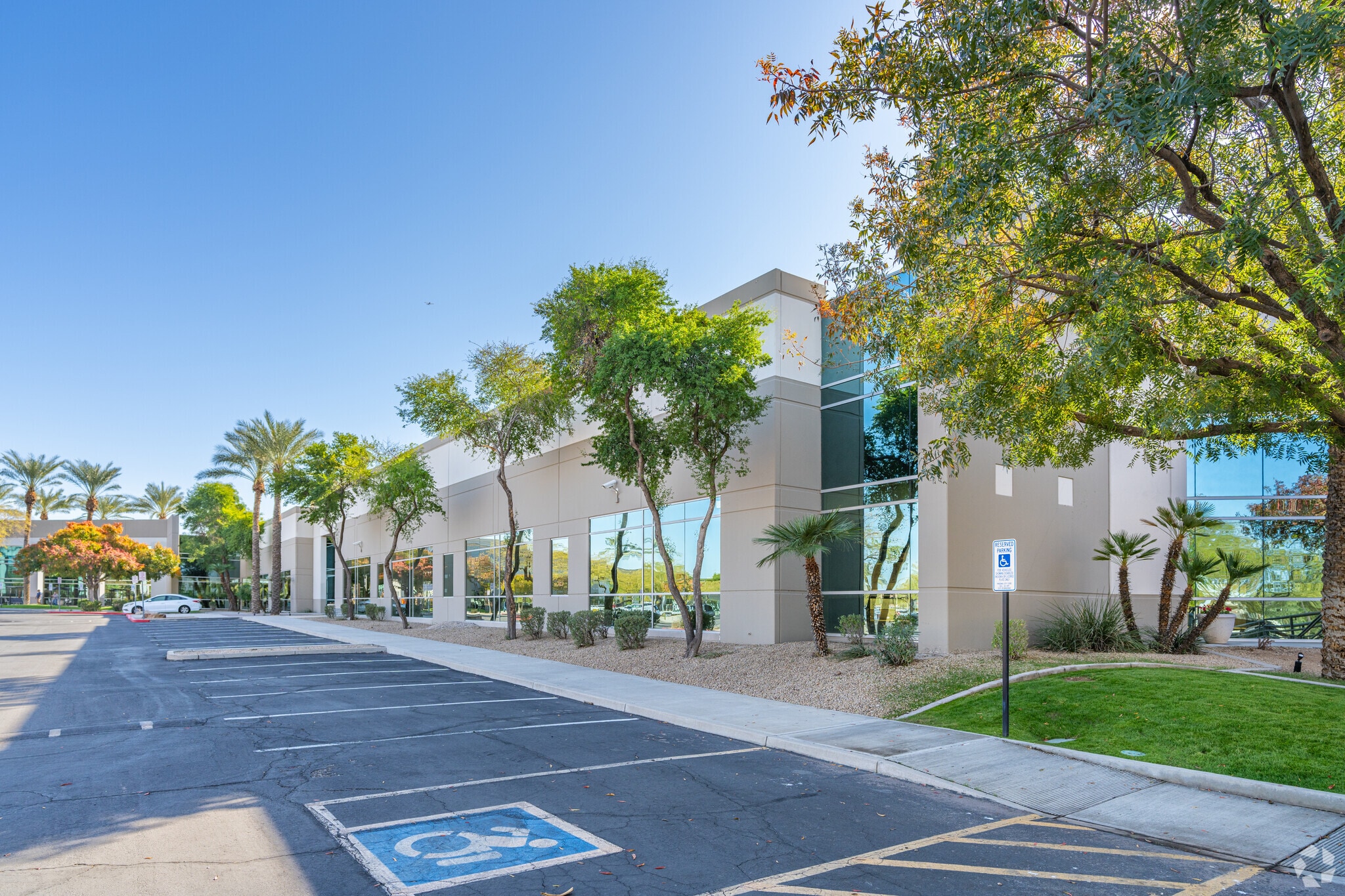 20401 N 29th Ave, Phoenix, AZ for lease Building Photo- Image 1 of 21