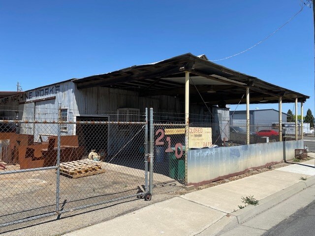 210 W Glenn Ave, Coalinga, CA for sale - Building Photo - Image 2 of 23