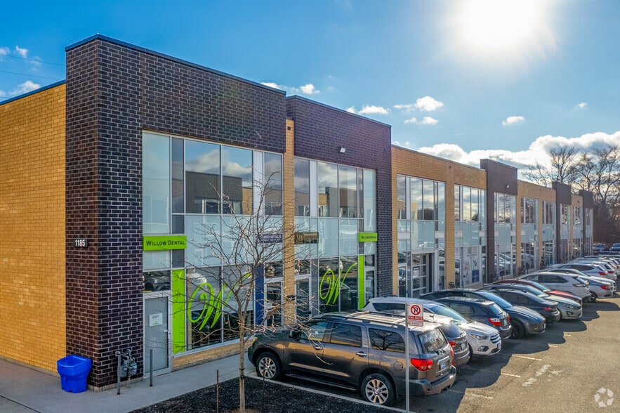 1185 Queensway E, Mississauga, ON for sale - Building Photo - Image 3 of 4
