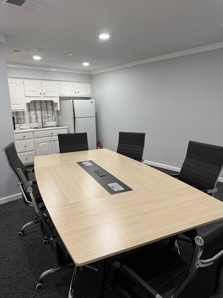 1160 Topside Rd, Louisville, TN for lease - Interior Photo - Image 3 of 7