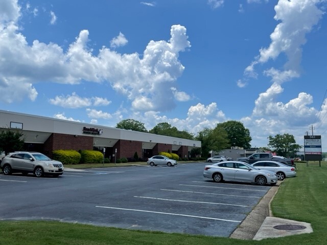 561 Thornton Rd, Lithia Springs, GA for lease - Building Photo - Image 3 of 9