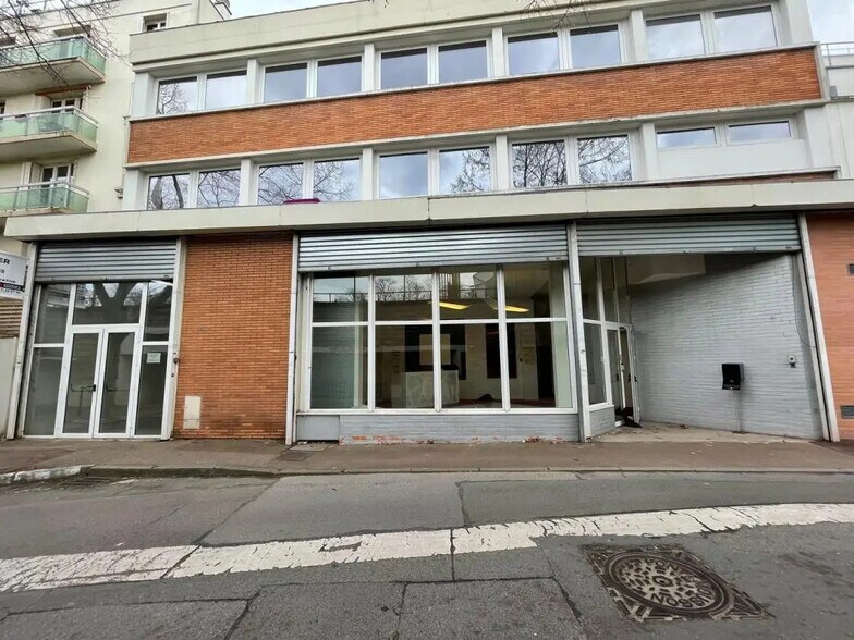 Flex in Saint-Cloud for sale - Building Photo - Image 1 of 5