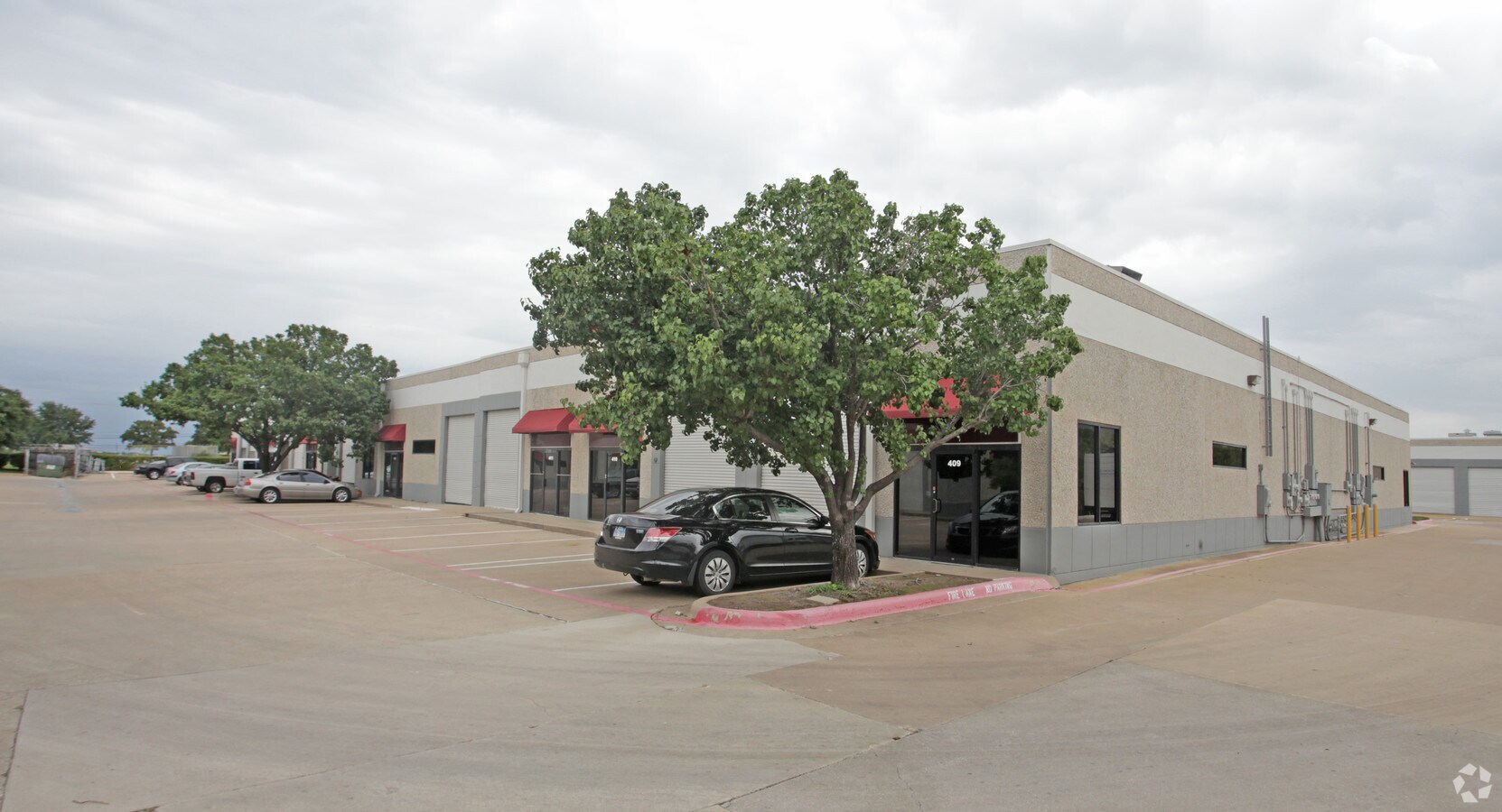 1000 Post and Paddock Ln, Grand Prairie, TX 75050 Post and Paddock