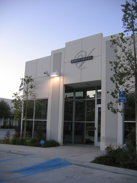 27955 Smyth Dr, Valencia, CA for lease - Building Photo - Image 3 of 5