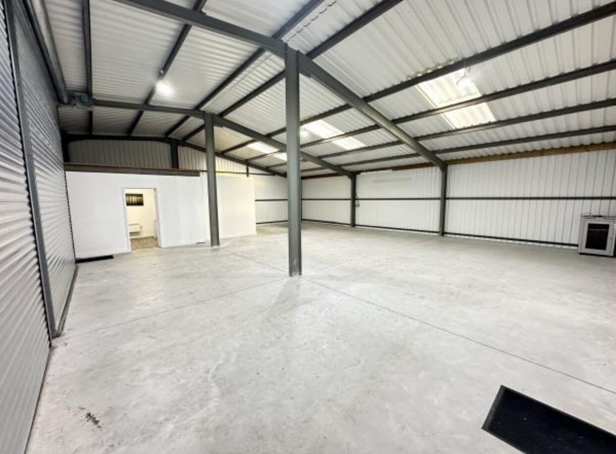2 Rodbourne Rail Cottages, Malmesbury for lease Interior Photo- Image 1 of 3