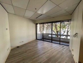 710 Lakeway Dr, Sunnyvale, CA for lease Building Photo- Image 2 of 5