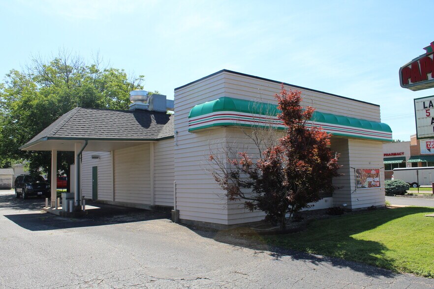 621 N Main St, Canton, IL for sale - Building Photo - Image 2 of 5