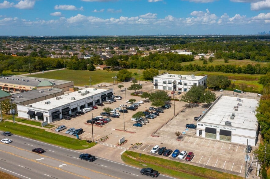 8619 Broadway St, Pearland, TX for lease - Building Photo - Image 3 of 29