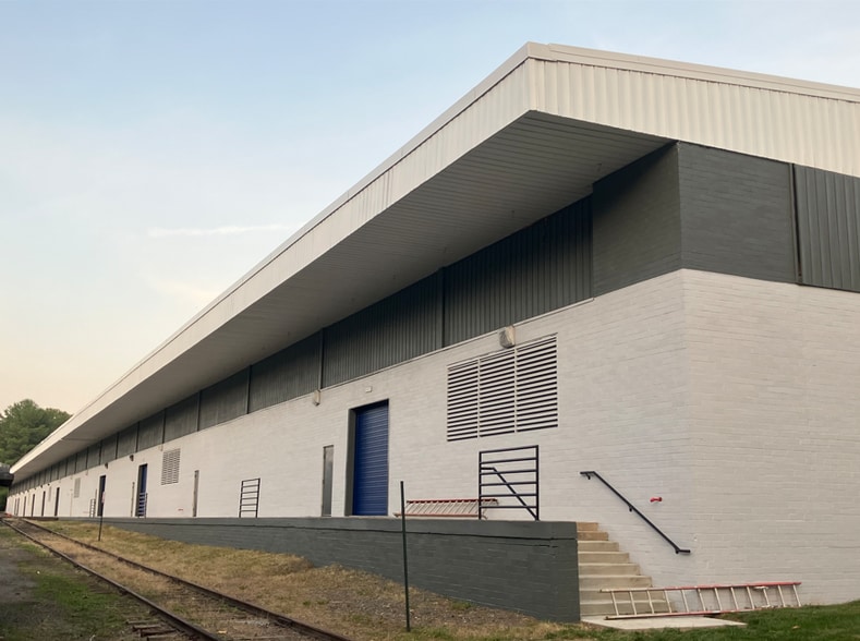 7700-7730 Southern Dr, Springfield, VA for lease - Building Photo - Image 2 of 7