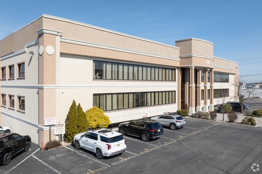 140 Sylvan Ave, Englewood Cliffs, NJ for lease - Primary Photo - Image 1 of 6