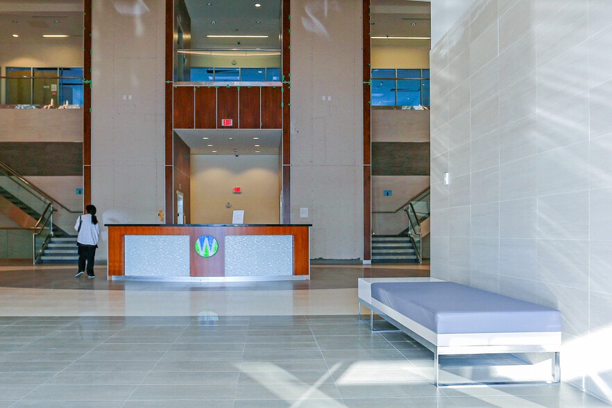 7165 - 7167-7167 Yonge St, Markham, ON for lease - Lobby - Image 3 of 11